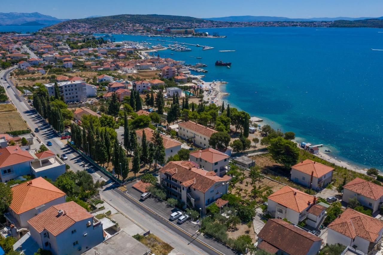 Mar Deluxe Apartments Trogir Exterior photo