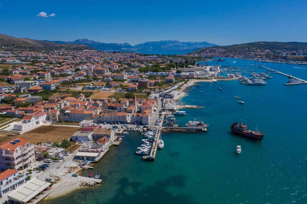 Mar Deluxe Apartments Trogir Exterior photo