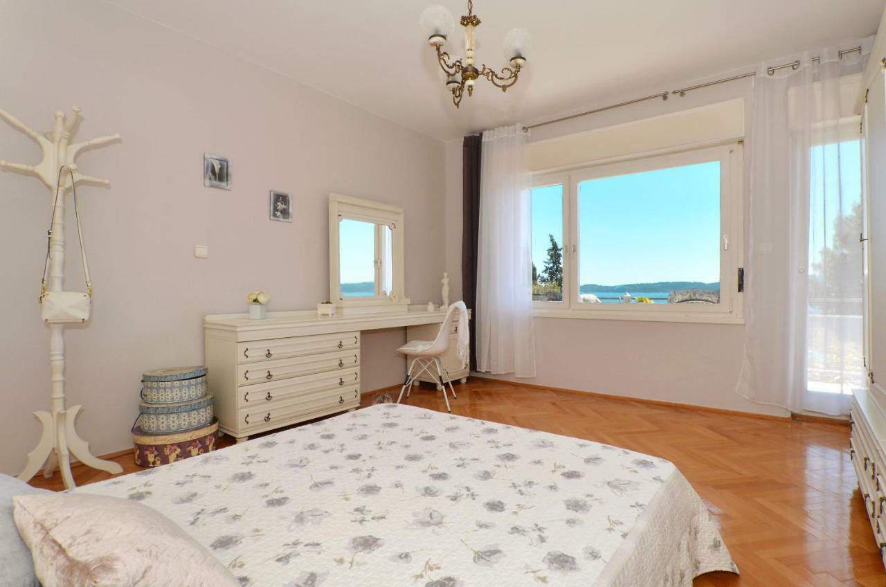 Mar Deluxe Apartments Trogir Exterior photo
